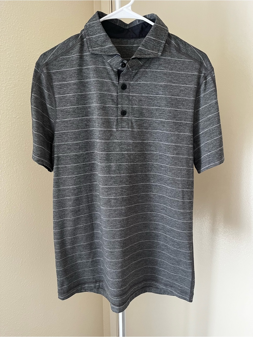 Lululemon Evolution Stripped Polo Shirt Grey Size M